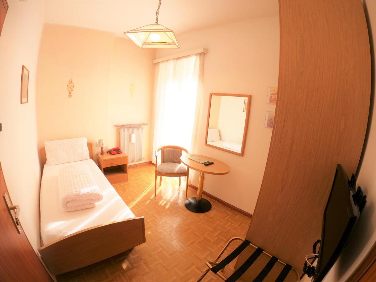 Albergo Alla Torre Siegler Im Thurm Merano Bagian luar foto