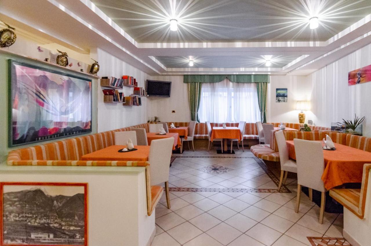 Albergo Alla Torre Siegler Im Thurm Merano Bagian luar foto